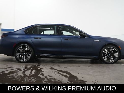 Used 2025 BMW i7 M70 w/ Executive Package image 7