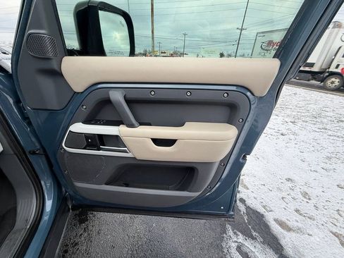 Used 2020 Land Rover Defender 110 HSE image 24