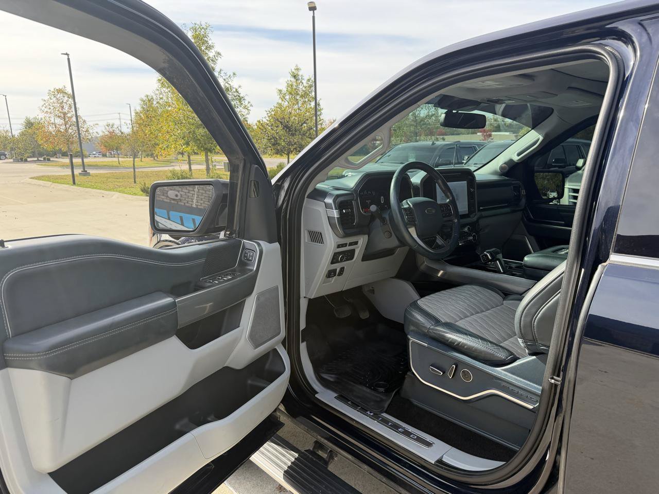 Used 2022 Ford F150 Limited AWD/4WD image 9