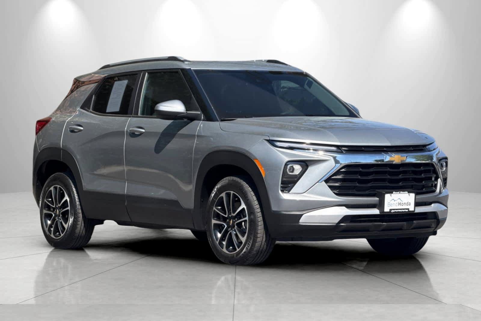Used 2025 Chevrolet TrailBlazer LT AWD/4WD image 9