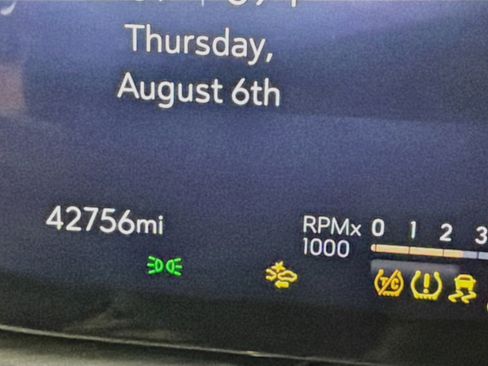 Used 2024 Buick Envision Preferred AWD/4WD image 18