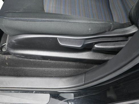 Used 2022 Nissan Leaf S image 12