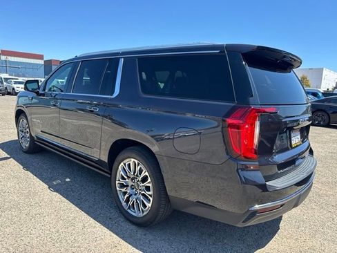 Used 2023 GMC Yukon XL Denali Ultimate AWD/4WD image 7