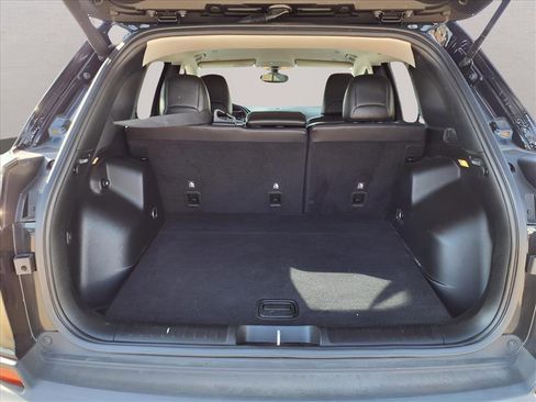 Used 2019 Jeep Cherokee Limited image 23