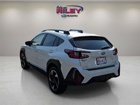 Used 2024 Subaru Crosstrek 2.5i Limited w/ Crosstrek Mirror Package image 3