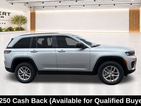 New 2025 Jeep Grand Cherokee Laredo X w/ Luxury Tech Group I RWD image 16