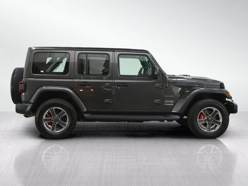 Used 2018 Jeep Wrangler Unlimited Sahara AWD/4WD image 6