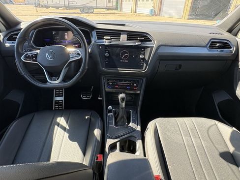 Used 2023 Volkswagen Tiguan SE R-Line image 29