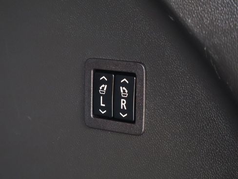 Used 2019 Buick Enclave Avenir w/ Avenir Technology Package image 25