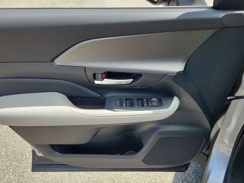 New 2026 Toyota Grand Highlander XLE FWD image 14