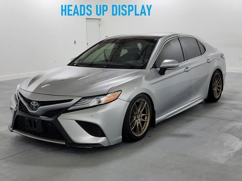 Used 2018 Toyota Camry XSE FWD image 4