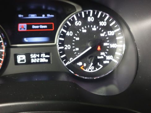 Used 2015 Nissan Pathfinder Platinum w/ Cargo Package image 14