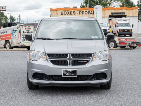 Used 2018 Dodge Grand Caravan SE w/ UConnect Hands-Free Group FWD image 4