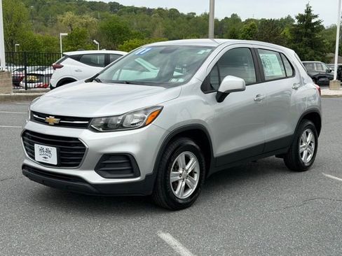 Certified 2017 Chevrolet Trax LS AWD/4WD image 3