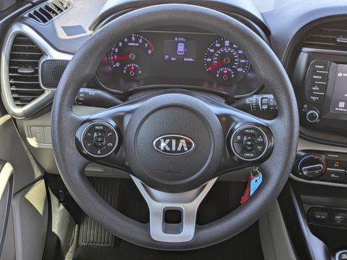 Used 2020 Kia Soul LX FWD image 21