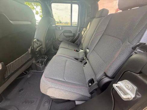 Certified 2025 Jeep Gladiator Rubicon w/ Safety Group AWD/4WD image 26