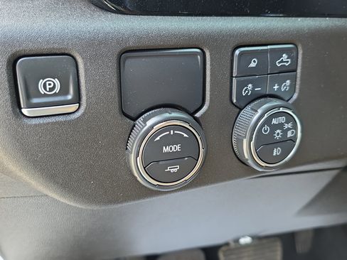 Used 2024 Chevrolet Silverado 1500 High Country RWD image 24
