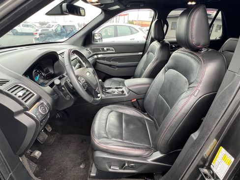 Used 2018 Ford Explorer Sport w/ Equipment Group 401A image 10