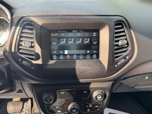 Used 2018 Jeep Compass Latitude w/ Popular Equipment Group image 17