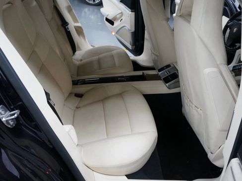 Used 2013 Porsche Panamera GTS image 33