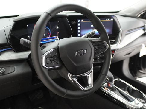 New 2026 Chevrolet Trax LT w/ Driver Confidence Package FWD image 17