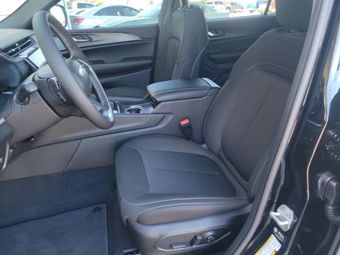 New 2025 Jeep Grand Cherokee L Laredo image 14