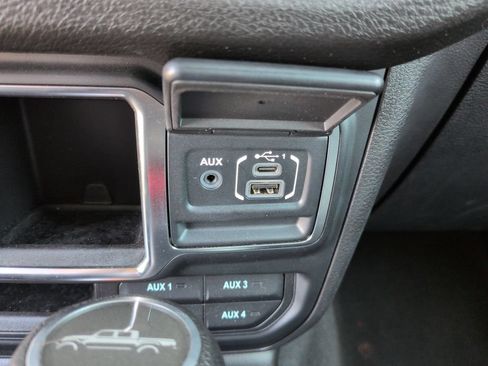 Used 2024 Jeep Gladiator Sport AWD/4WD image 20