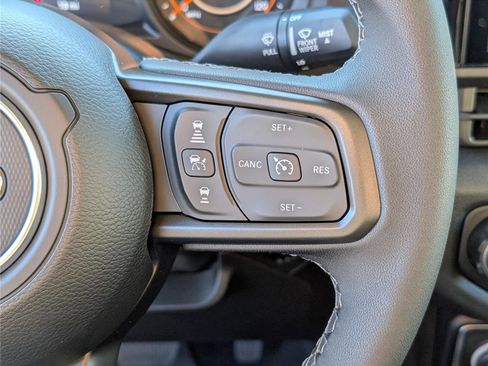 New 2025 Jeep Gladiator Sport image 18