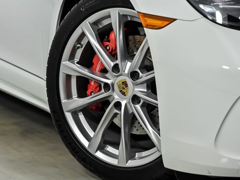 Used 2019 Porsche 718 Boxster S RWD image 4