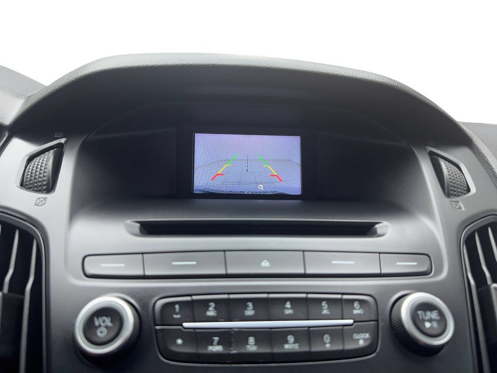 Used 2016 Ford Focus SE w/ SE Sport Package FWD image 41