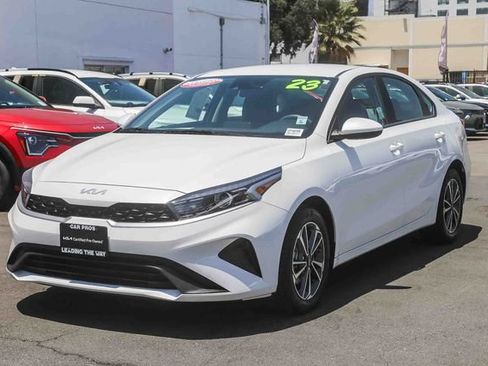 Certified 2023 Kia Forte LXS FWD image 5
