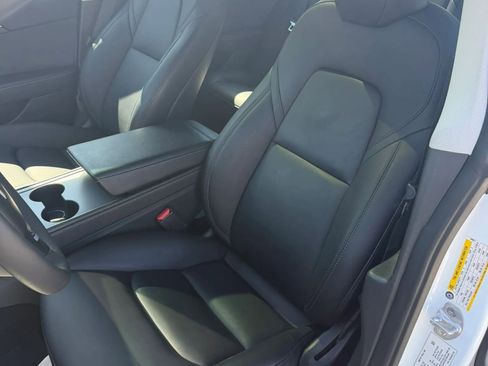 Used 2023 Tesla Model 3 Standard Range RWD image 6