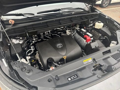 Used 2022 Toyota Highlander LE image 46