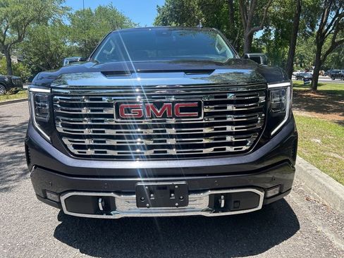 Used 2022 GMC Sierra 1500 Denali AWD/4WD image 3