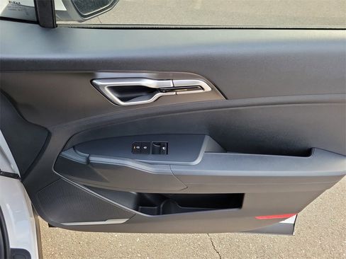 New 2026 Kia Sportage LX image 10