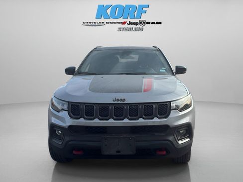 Used 2024 Jeep Compass Trailhawk image 2