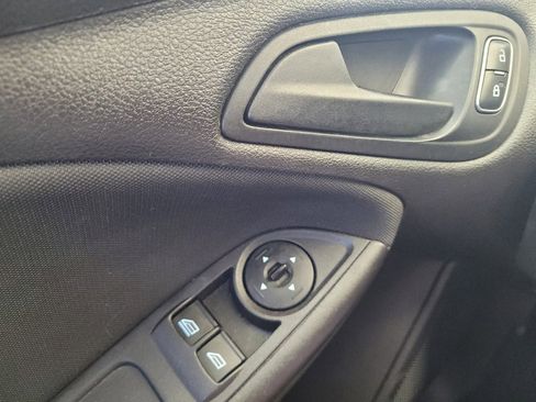 Used 2016 Ford Focus S FWD image 27
