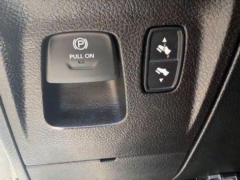 Used 2022 RAM 1500 Limited w/ Body Color Bumper Group AWD/4WD image 19