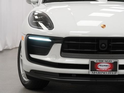 Used 2023 Porsche Macan image 6
