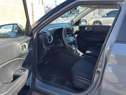 Used 2021 Hyundai Venue SE image 21