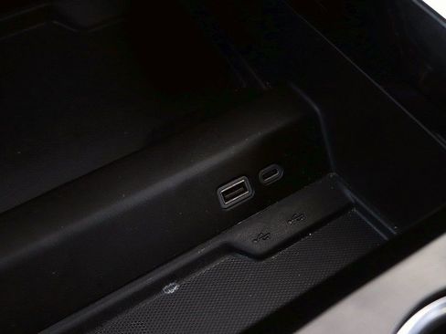 Used 2025 Chevrolet Tahoe Z71 image 25