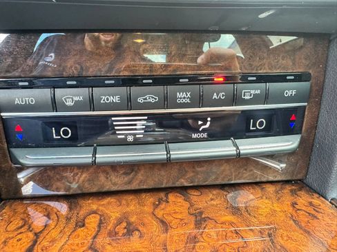 Used 2014 Mercedes-Benz E 350 Sedan image 39