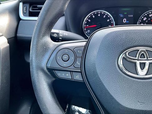 Used 2021 Toyota RAV4 LE FWD image 23