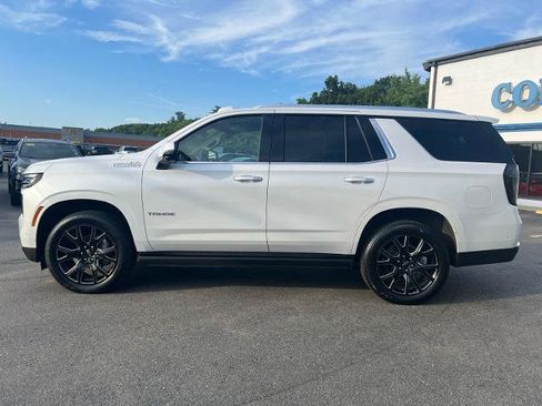 Used 2025 Chevrolet Tahoe High Country AWD/4WD image 8