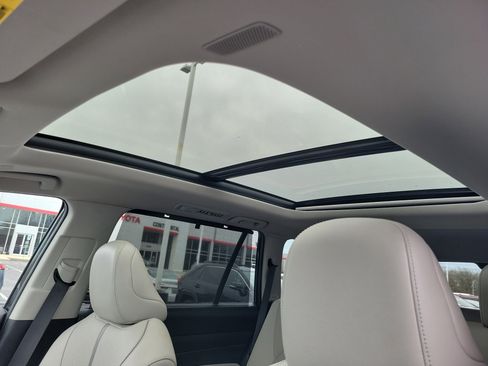 Used 2024 Toyota Grand Highlander Platinum image 23