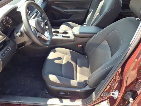 Used 2025 Nissan Altima 2.5 SV image 5