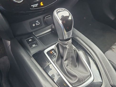 Used 2019 Nissan Rogue SV w/ Premium Package AWD/4WD image 20