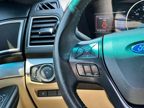 Used 2017 Ford Explorer XLT w/ Equipment Group 201A image 15