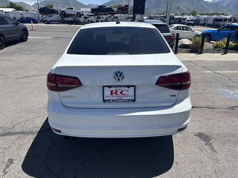 Used 2016 Volkswagen Jetta Sport FWD image 7