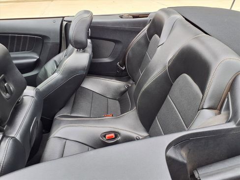 Used 2019 Ford Mustang GT Premium image 14